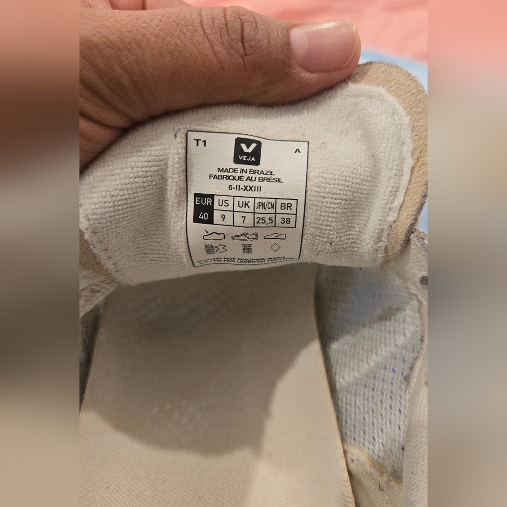 Veja Rio Branco White and Cream Sneakers - Picture 10 of 11